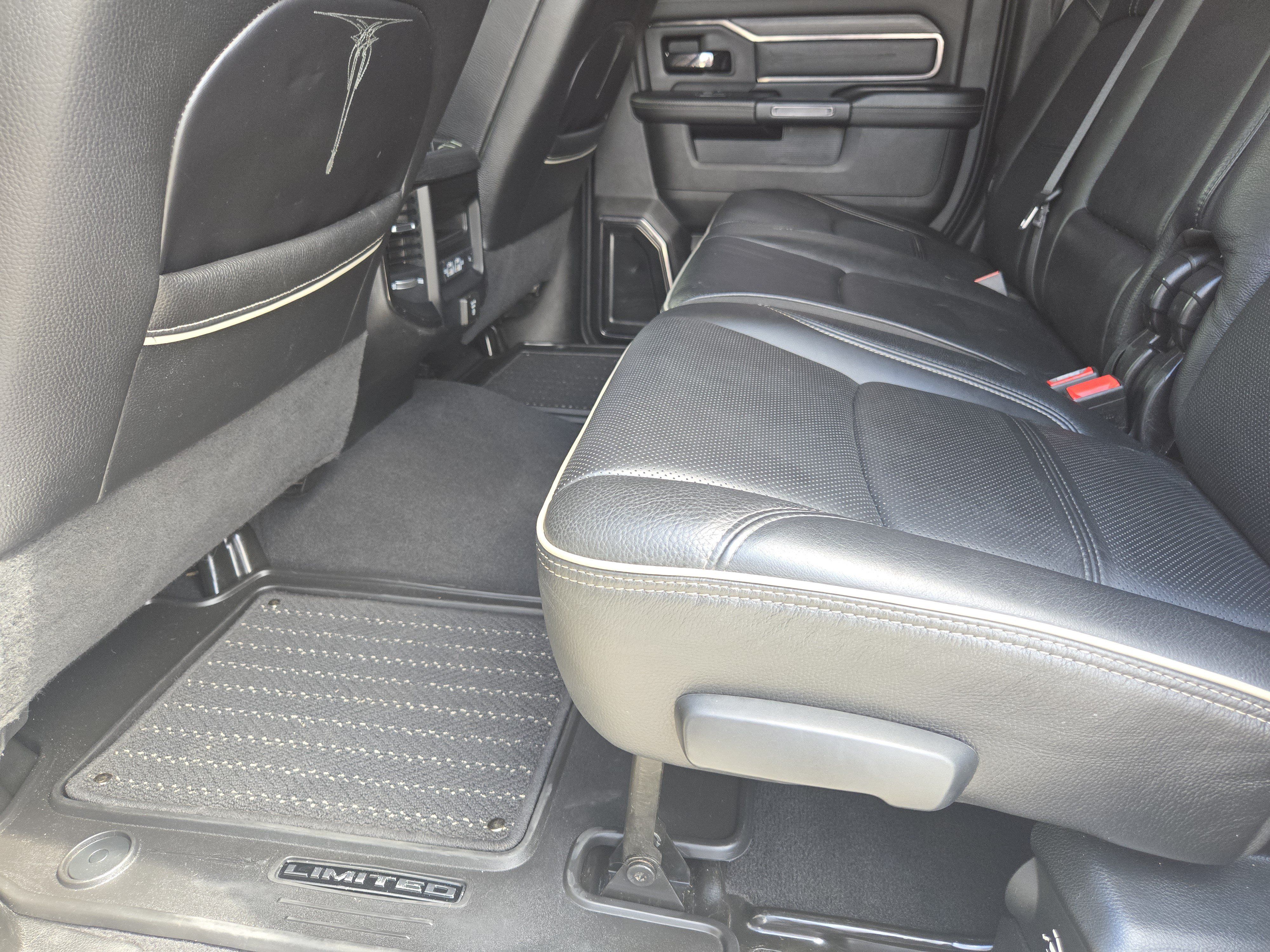Used 2022 RAM 2500 Limited AWD/4WD image 32