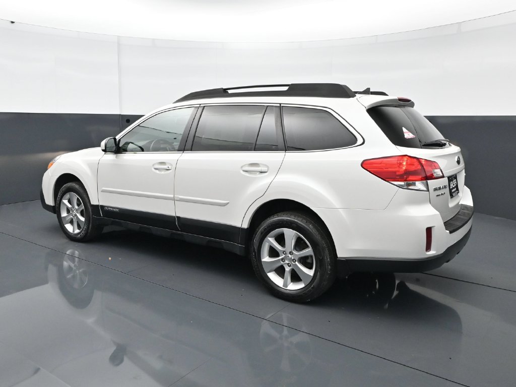 Used 2013 Subaru Outback 2.5i Limited AWD/4WD image 4