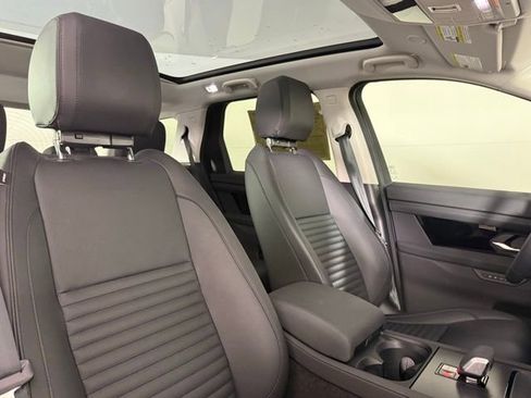 Used 2025 Land Rover Discovery Sport S image 32