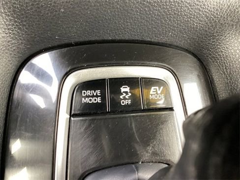 Used 2022 Toyota Corolla LE image 23
