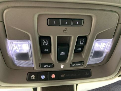 Used 2021 GMC Sierra 1500 Denali w/ Denali Ultimate Package AWD/4WD image 34