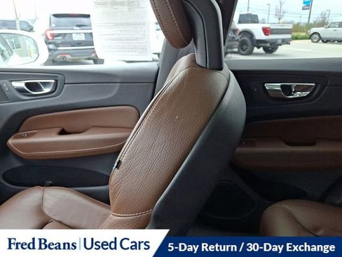 Used 2018 Volvo XC60 T6 Momentum w/ Advanced Package image 18