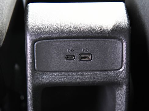 Used 2025 Chevrolet Trax LT w/ LT Convenience Package FWD image 38