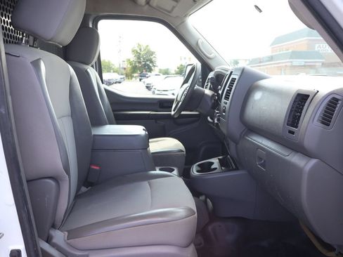 Used 2019 Nissan NV 3500 SV RWD image 9