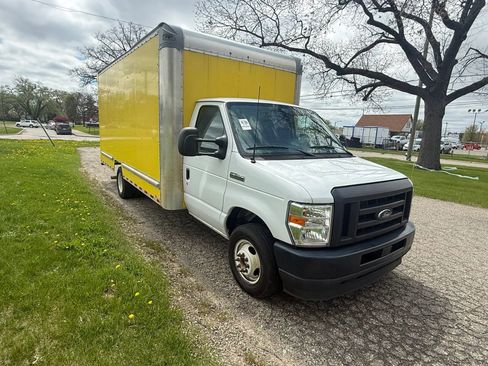 Used 2023 Ford E-350 and Econoline 350 Super Duty w/ Driver's Safety Package RWD image 7