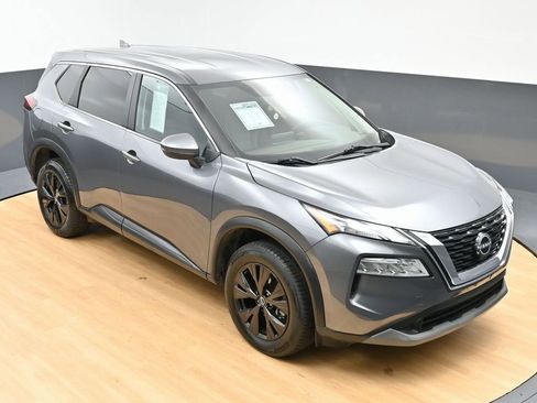 Used 2022 Nissan Rogue SV image 40