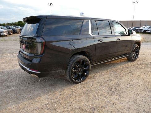 New 2026 Chevrolet Suburban High Country AWD/4WD image 4