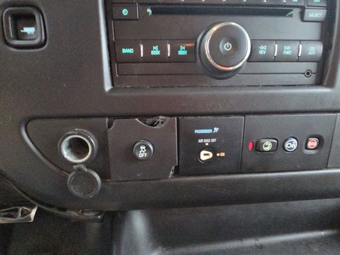 Used 2017 Chevrolet Express 3500 LT w/ LT Preferred Equipment Group image 21