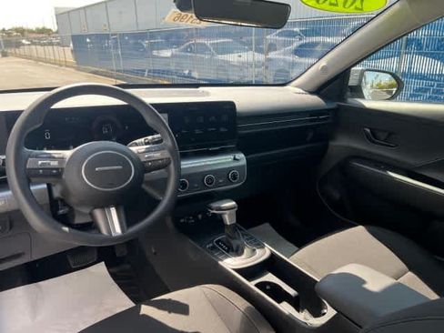 Used 2026 Hyundai Kona SE FWD image 17