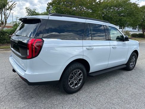 Used 2025 Ford Expedition Active RWD image 5