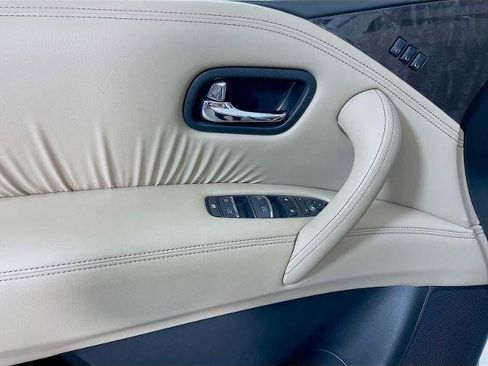 Certified 2024 Nissan Armada Platinum image 16