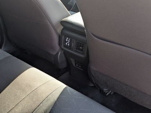 Used 2025 Toyota RAV4 XLE FWD image 30