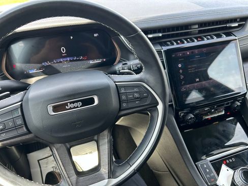 Used 2022 Jeep Grand Cherokee L Limited image 19