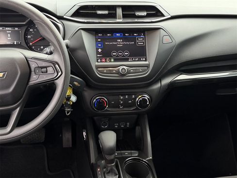 Used 2023 Chevrolet TrailBlazer LS image 16