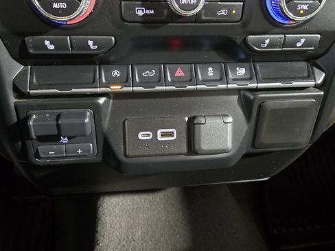 Used 2021 GMC Sierra 1500 SLE w/ Max Trailering Package image 16