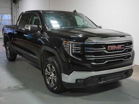 Certified 2025 GMC Sierra 1500 SLT image 4