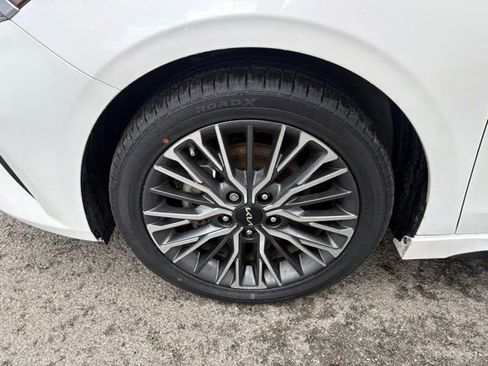 Used 2025 Kia K4 EX FWD image 13