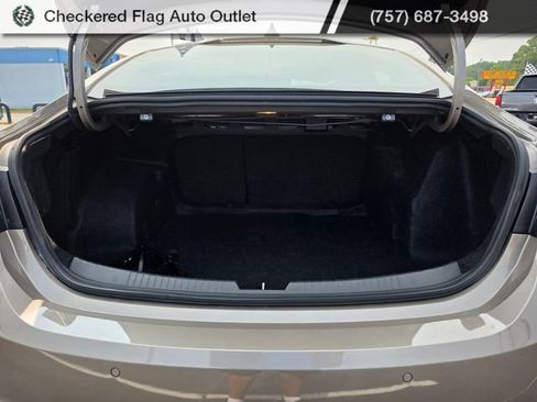Used 2024 Chevrolet Malibu LT FWD image 16