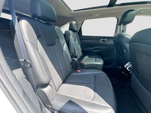 Certified 2023 Kia Sorento SX AWD/4WD image 28