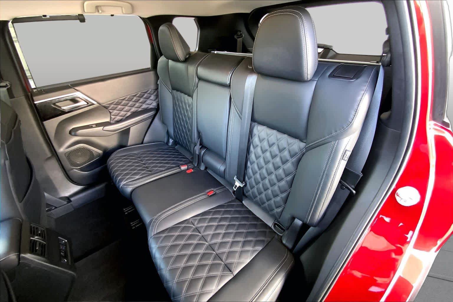 Used 2024 Mitsubishi Outlander SEL FWD image 21