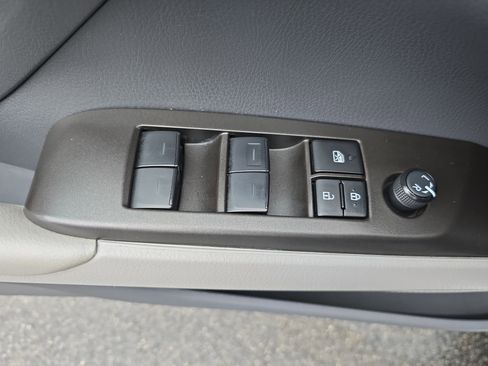 Used 2023 Toyota Camry LE image 28