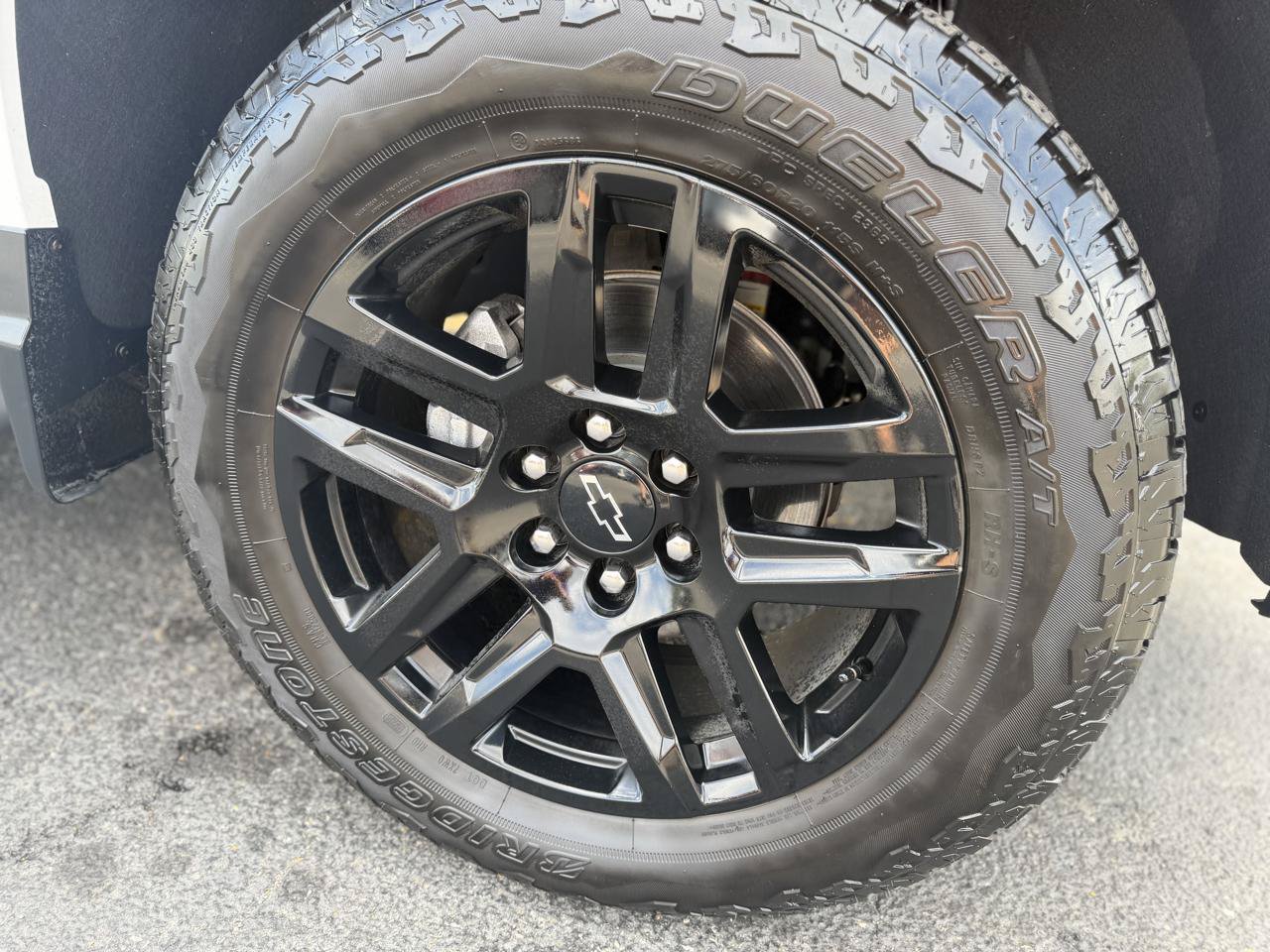 Used 2025 Chevrolet Silverado 1500 LT Trail Boss w/ Convenience Package II AWD/4WD image 9