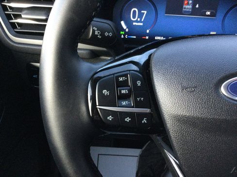 Used 2025 Ford Escape Platinum w/ Premium Technology Package image 15