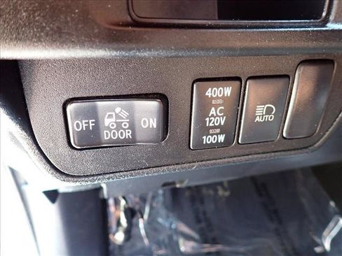 Used 2019 Toyota Tacoma TRD Sport AWD/4WD image 14
