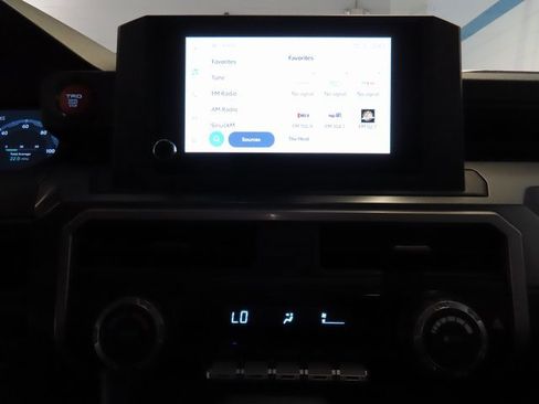 Used 2024 Toyota Tacoma SR5 image 23