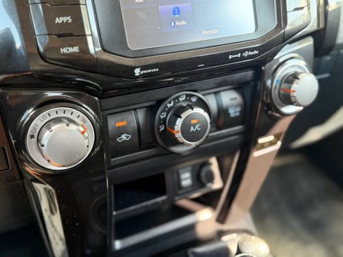 Used 2018 Toyota 4Runner TRD Off-Road AWD/4WD image 32