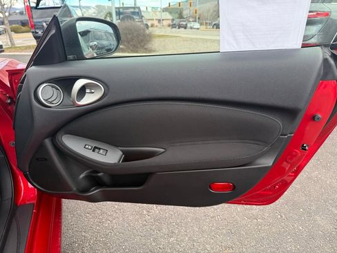 Used 2019 Nissan 370Z w/ Sport Package image 17