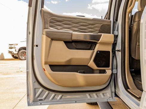 Used 2026 Ford F450 Platinum w/ Platinum Plus Package image 38