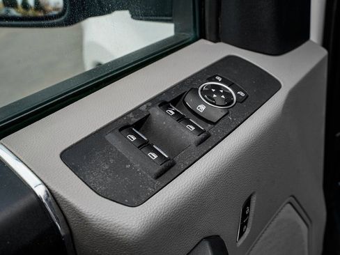 Used 2017 Ford F250 XLT w/ FX4 Off-Road Package image 10