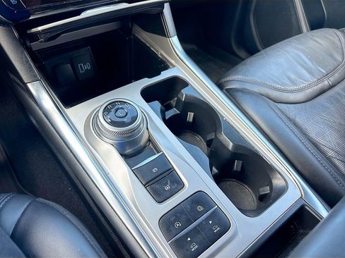 Used 2022 Ford Explorer Platinum w/ Equipment Group 601A image 17