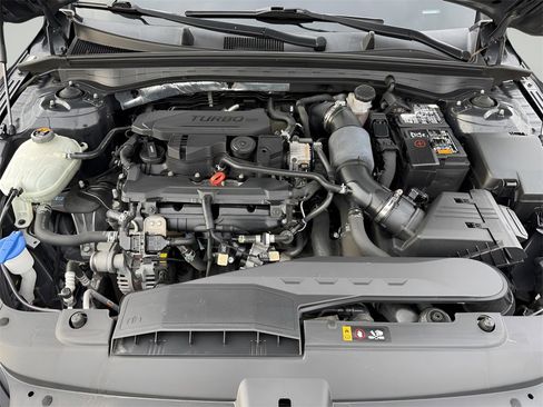 Used 2021 Kia K5 LXS image 9