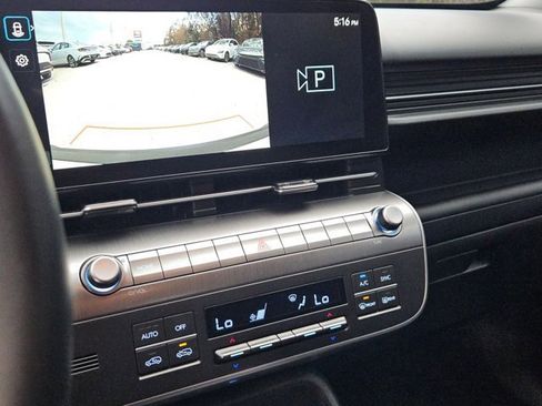 Used 2025 Hyundai Kona SEL image 18