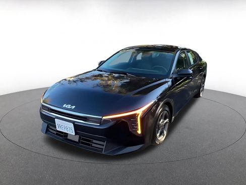 Used 2025 Kia K4 LXS image 4