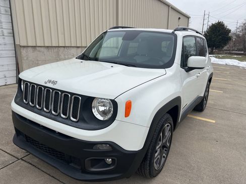 Used 2018 Jeep Renegade Latitude FWD image 1
