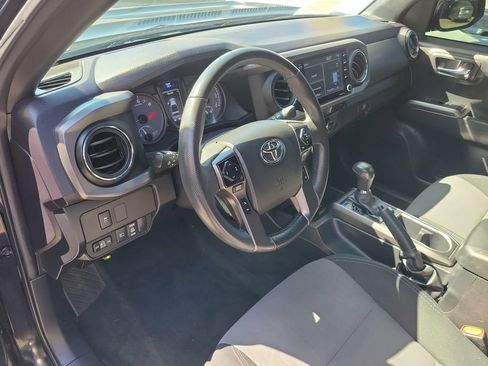 Used 2023 Toyota Tacoma TRD Sport image 17