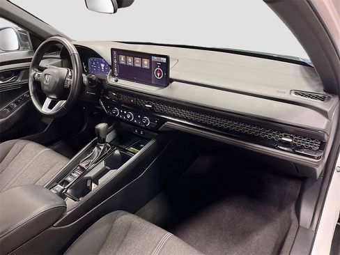 Used 2025 Honda Accord Sport image 29