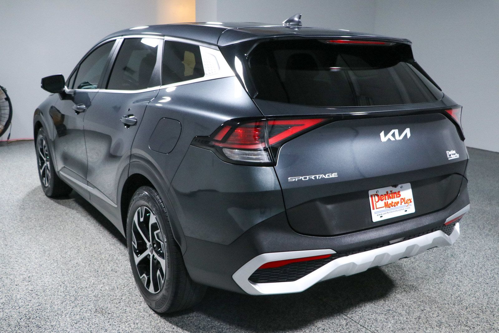 Used 2024 Kia Sportage EX FWD image 9
