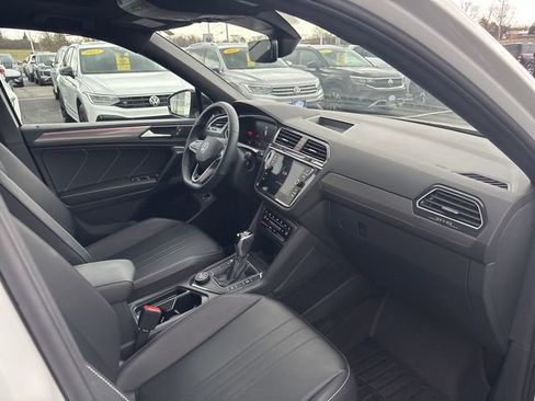 Certified 2024 Volkswagen Tiguan SE R-Line AWD/4WD image 38