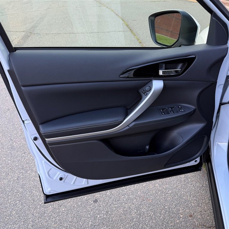 Used 2025 Mitsubishi Eclipse Cross AWD image 8