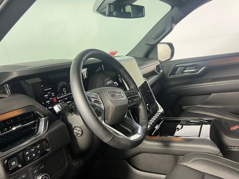 Used 2025 GMC Yukon Denali image 25