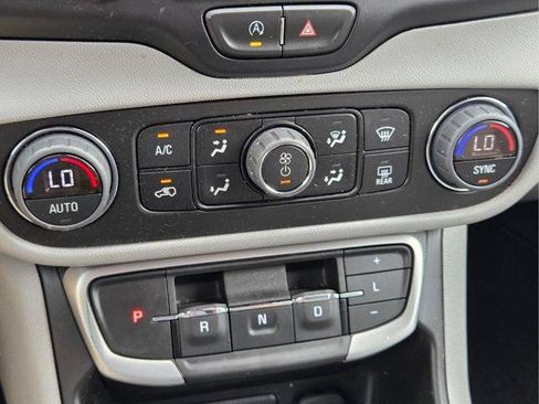Certified 2024 GMC Terrain SLE w/ Driver Convenience Package FWD image 27