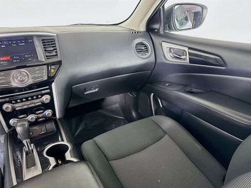 Used 2020 Nissan Pathfinder SV image 23