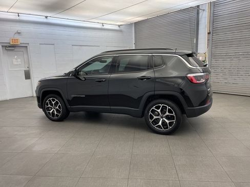 New 2025 Jeep Compass Limited image 8