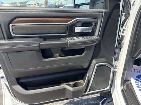 Used 2024 RAM 2500 Laramie AWD/4WD image 34