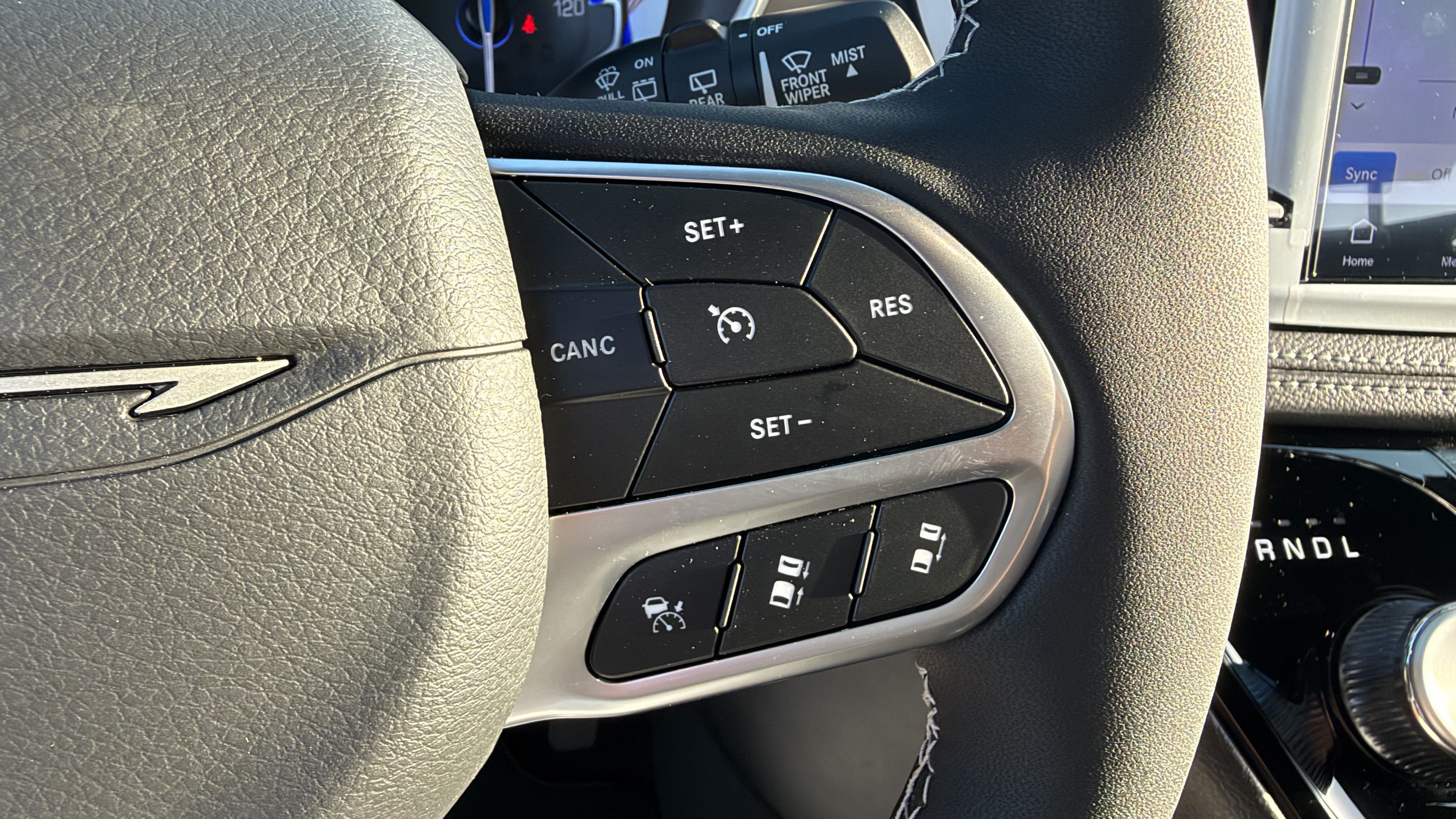 New 2027 Chrysler Pacifica Select w/ Family Tech Group FWD image 19