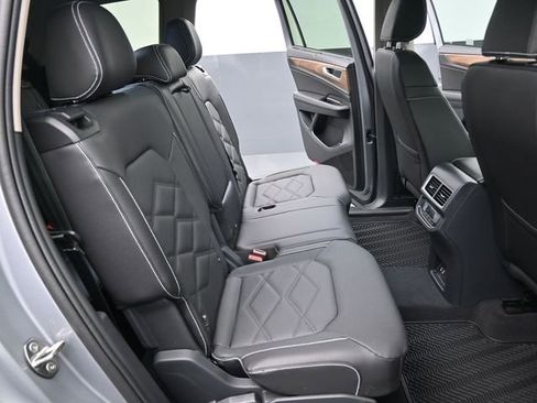 New 2026 Volkswagen Atlas SE image 16